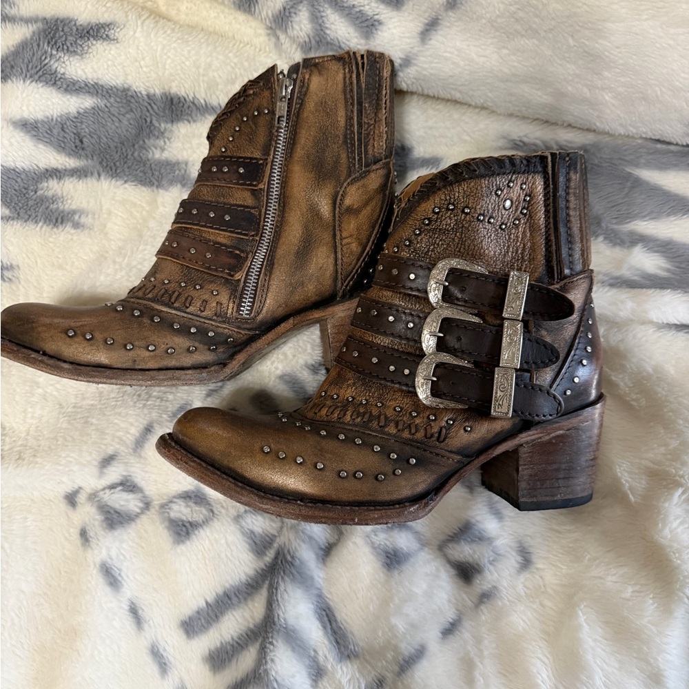 Freebird by Steven Brown Ankle Boots with Silver Accents - Picture 2 of 8